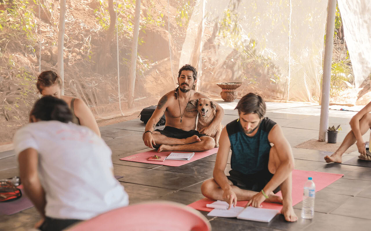 200 Horas de Formación de Profesores de Yoga en Goa