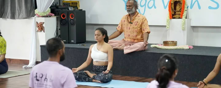 Curso de formación de profesores de yoga de 200 horas (TTC)