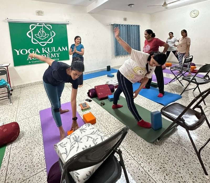 Curso de formación de profesores de yoga prenatal y posnatal de 85 horas en Bengaluru