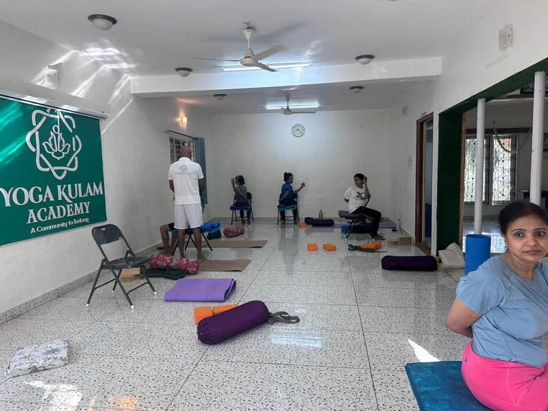 Curso de formación de profesores de yoga de 200 horas entre semana en Bengaluru