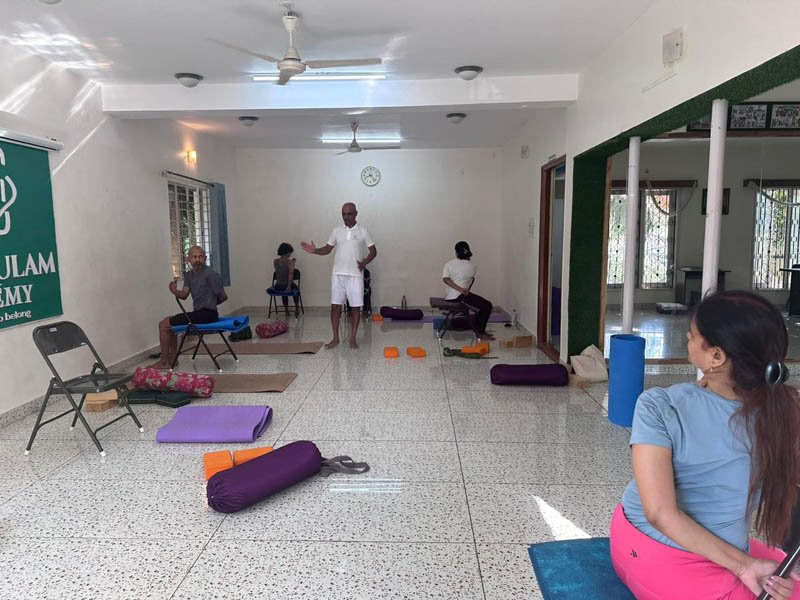 Curso de formación de profesores de yoga de 200 horas entre semana en Bengaluru
