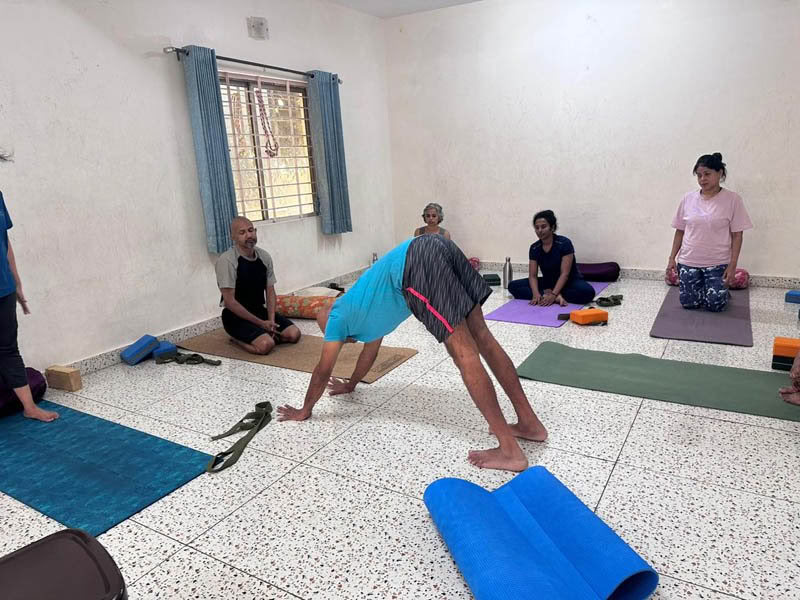 Curso de formación de profesores de yoga de 200 horas entre semana en Bengaluru