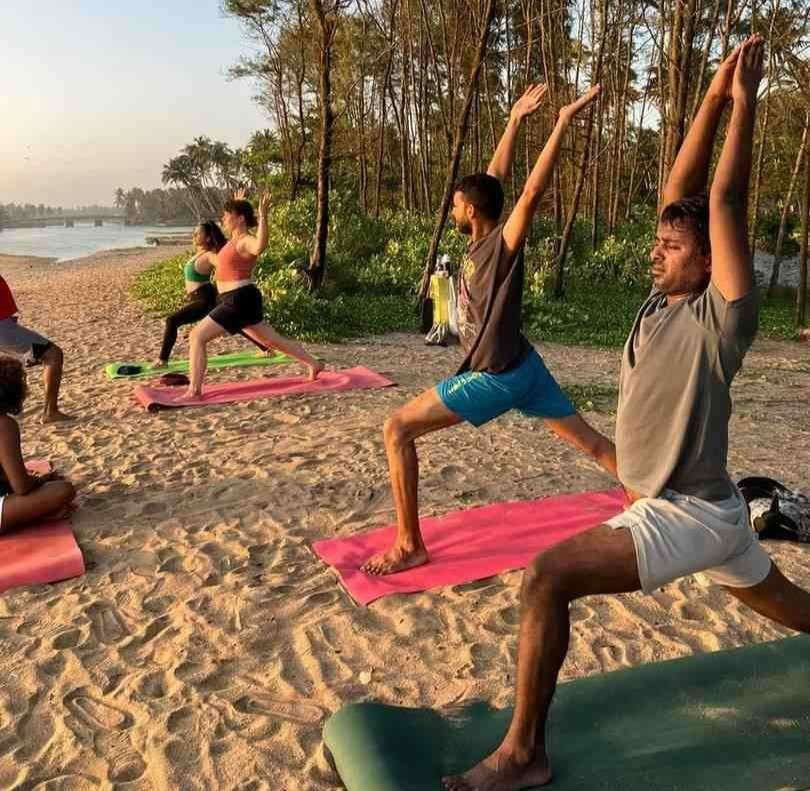 Curso de formación de profesores de yoga de 100 horas en Kerala