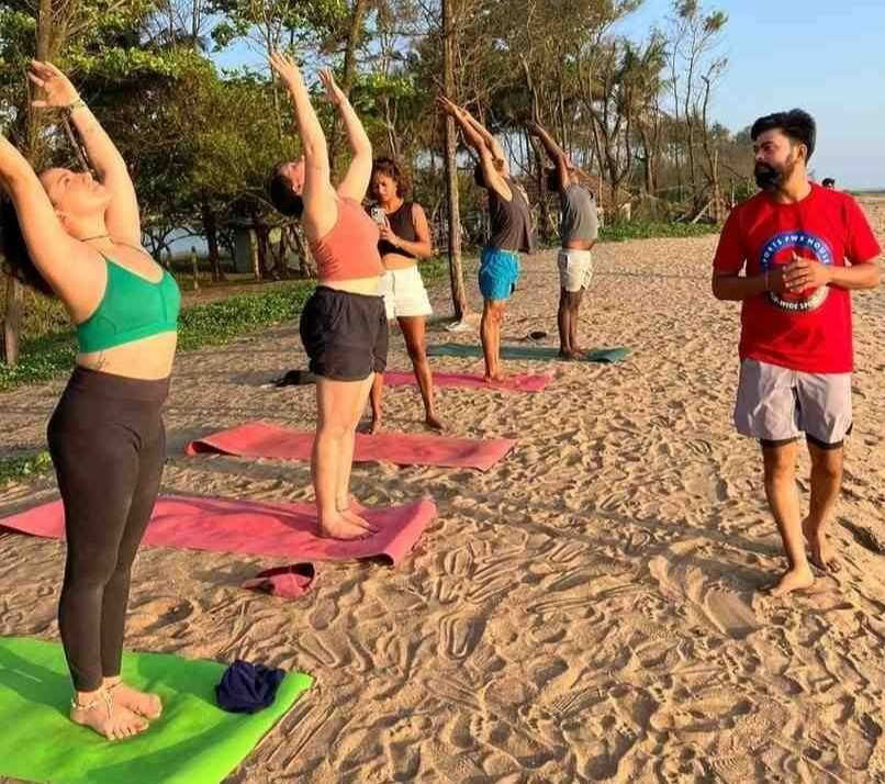 Curso de formación de profesores de yoga de 100 horas en Kerala