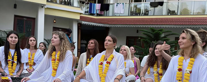 Curso de Formación Avanzada de Profesor de Tantra y Kundalini Yoga de 100 Horas en Goa, India