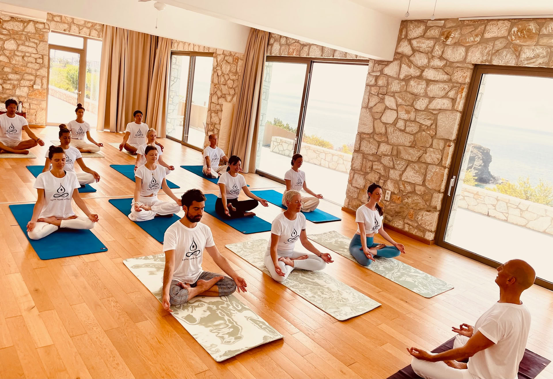 10 días / Formación Intensiva de Yoga de 100 horas 07-16 de noviembre de 2026