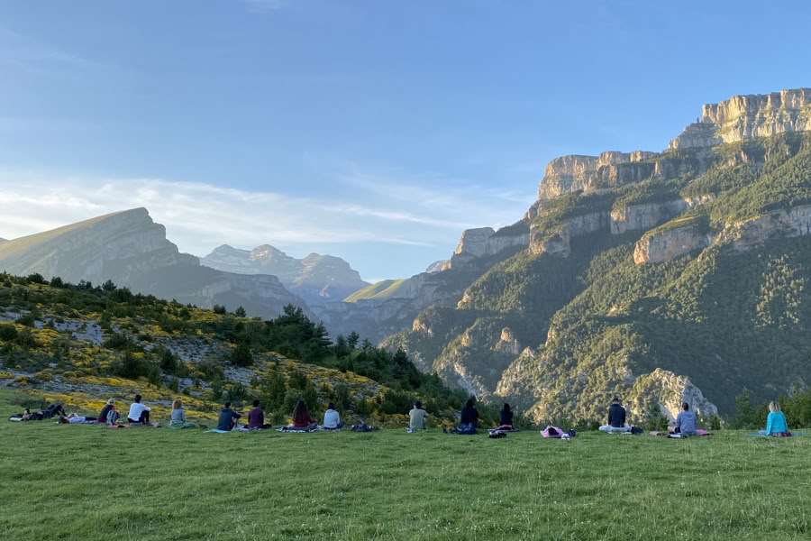 Dancing nature: Retiro de Movimiento, Yoga, Arte y Senderismo