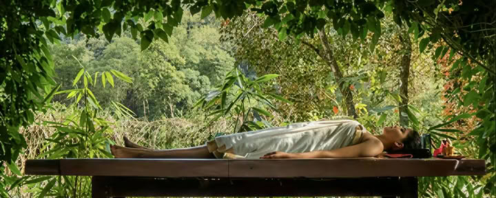 Programa de bienestar ayurvédico de 7 noches en Niraamaya Retreats Surya Samudra, Kovalam