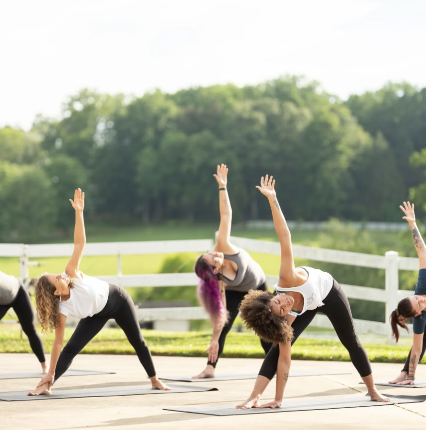 Yoga Flow al Amanecer del Sábado con Kelly Flowers