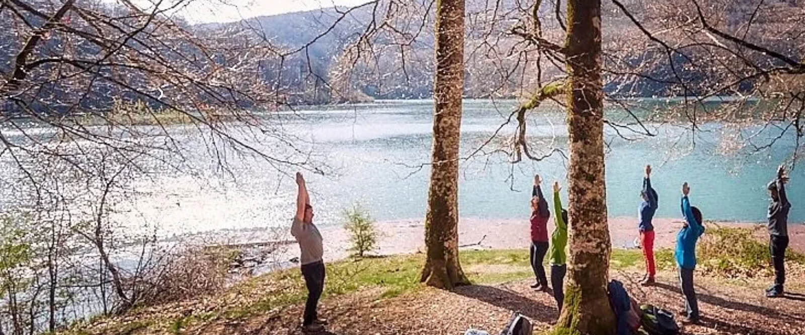 Yoga y vacaciones en la naturaleza: paz de mediados de agosto en España