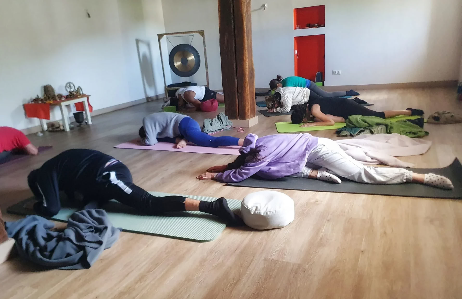 Descanso de retiro de yoga y meditación de Año Nuevo en España