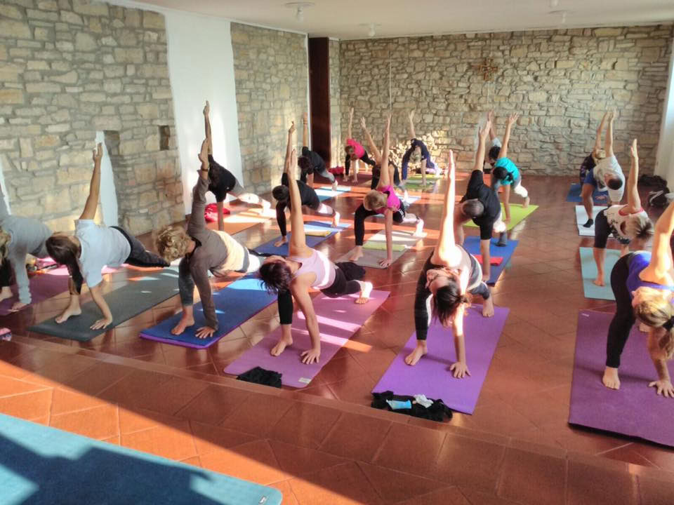 Yoga y los 7 chakras: conocimiento e integración en la práctica