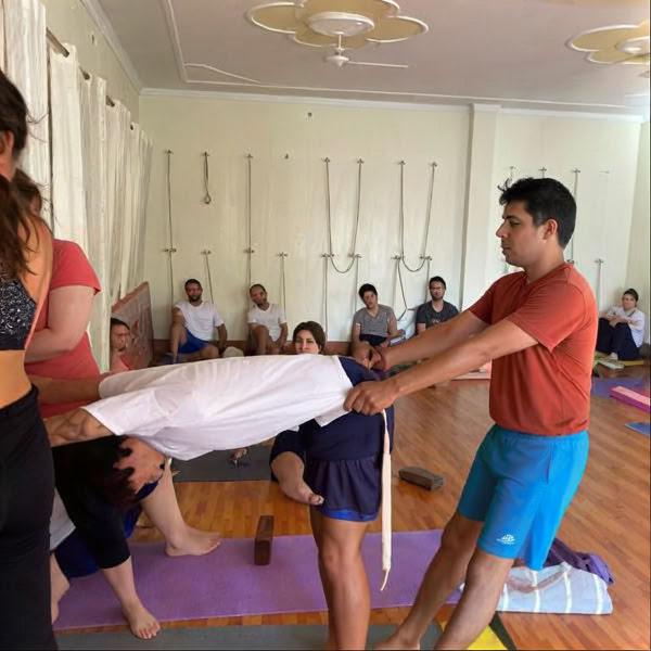 Formación de Profesores de Yoga de 300 Horas en Rishikesh