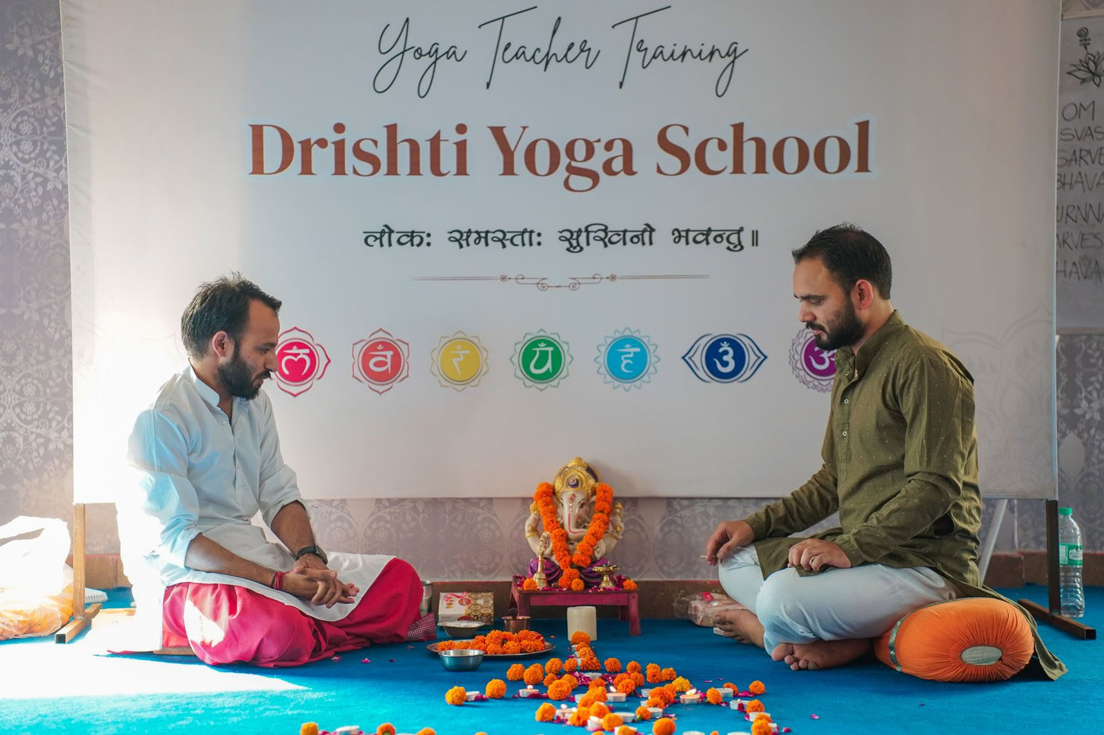 Formación de profesores de yoga de 100 horas en Rishikesh ✅