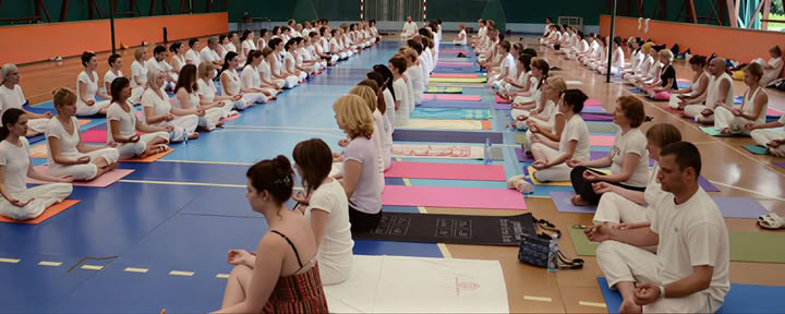 Retiro de yoga familiar de 6 días para niños y adultos