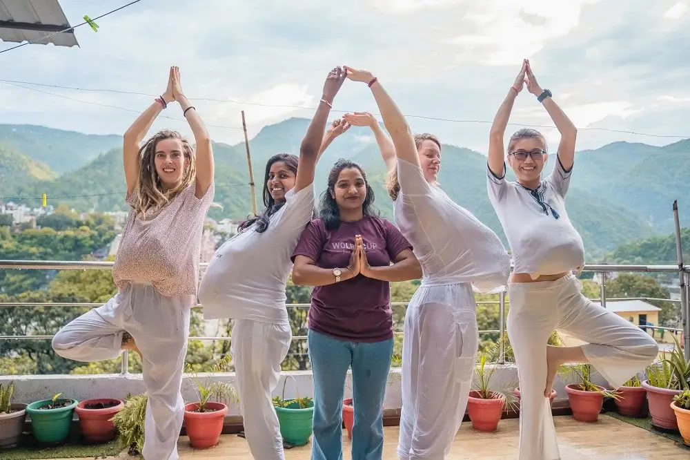 Formación de Profesores de Yoga Prenatal de 85 Horas en Rishikesh