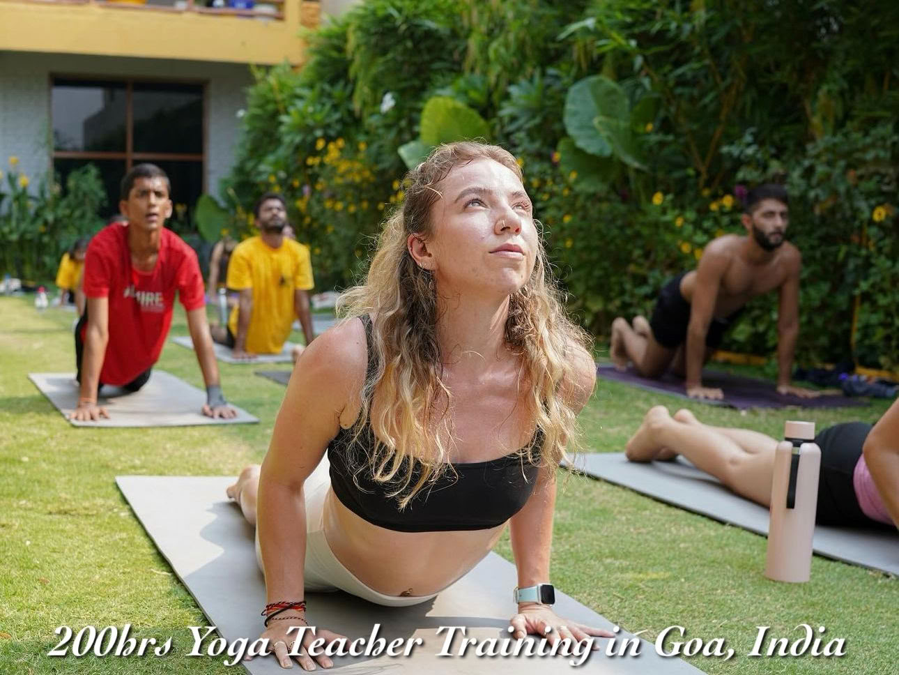 Formación de profesores de yoga de 300 horas en Varkala, Kerala, India