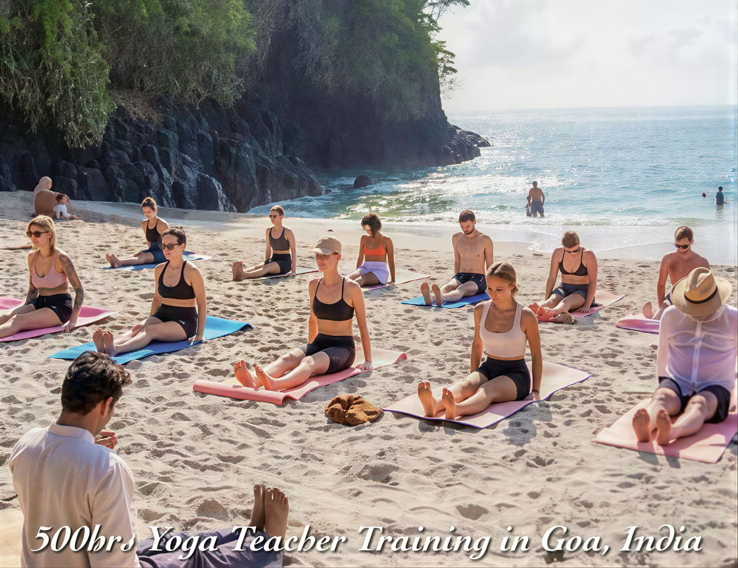 Formación de profesores de yoga de 300 horas en Varkala, Kerala, India