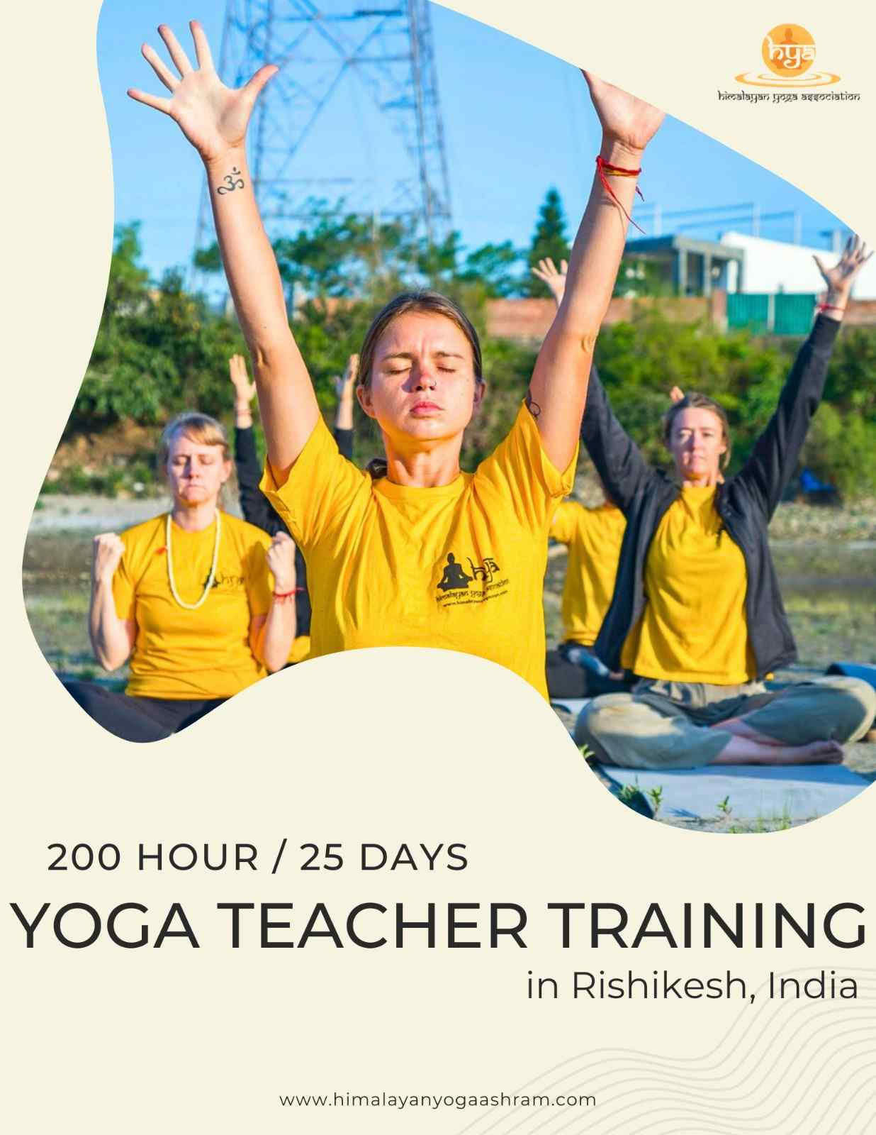 Formación de profesores de yoga de 300 horas en Varkala, Kerala, India