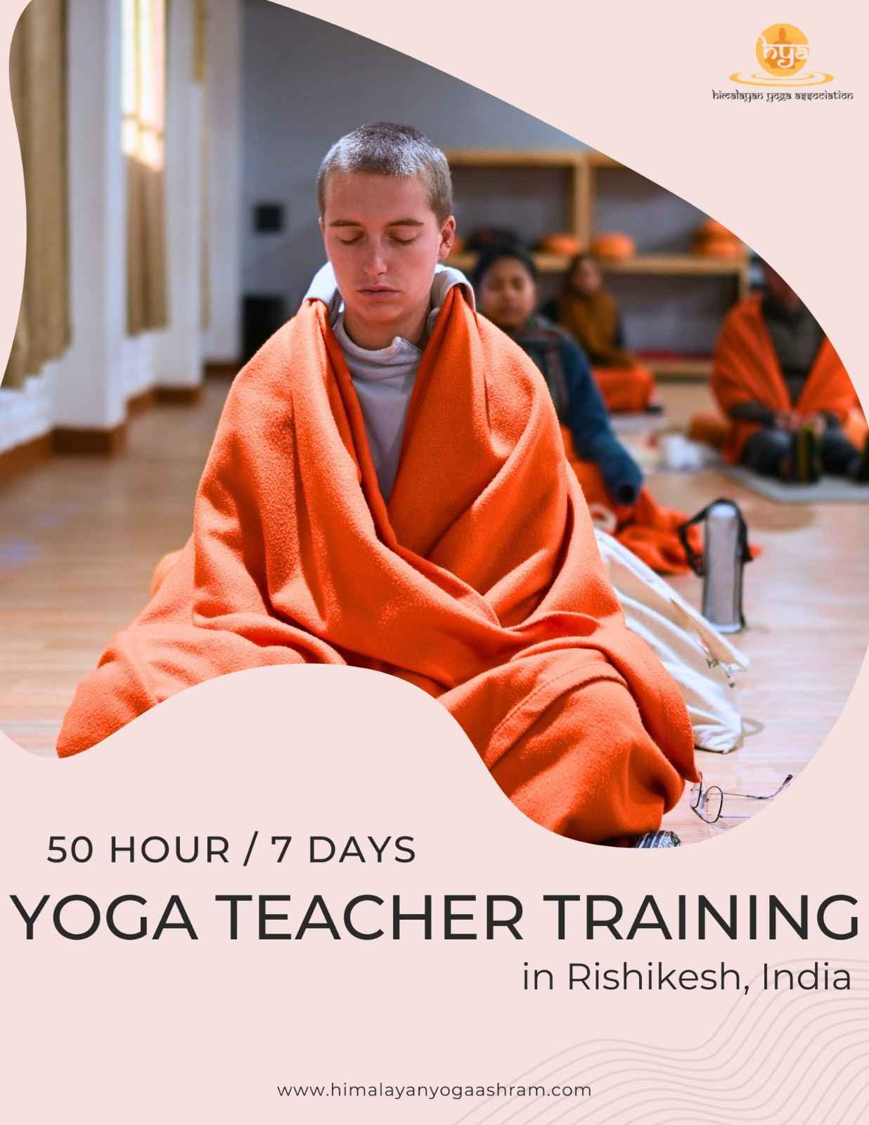 Formación de profesores de yoga de 300 horas en Varkala, Kerala, India