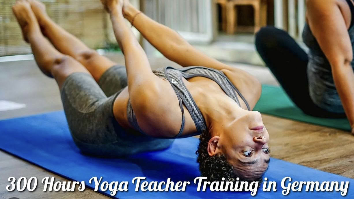 Formación de profesores de yoga de 300 horas en Tailandia