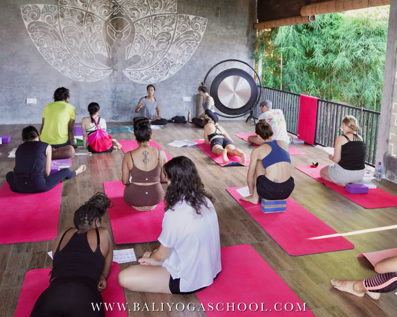 Formación de profesores de yoga de 100 horas en Camboya