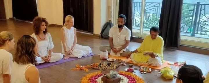 Retiro de yoga y bienestar de 7 días en Rishikesh, India