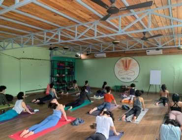 Curso residencial de formación de profesores de yoga de 300 horas
