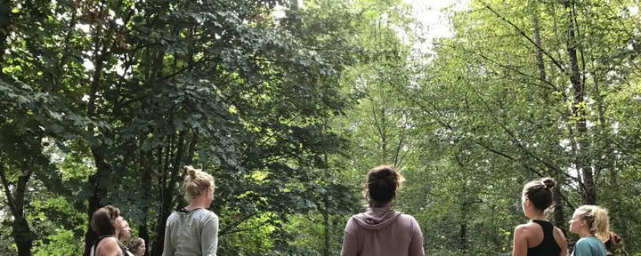 Retiro de yoga para mujeres, arraigado y salvaje, cerca de Asheville, Carolina del Norte