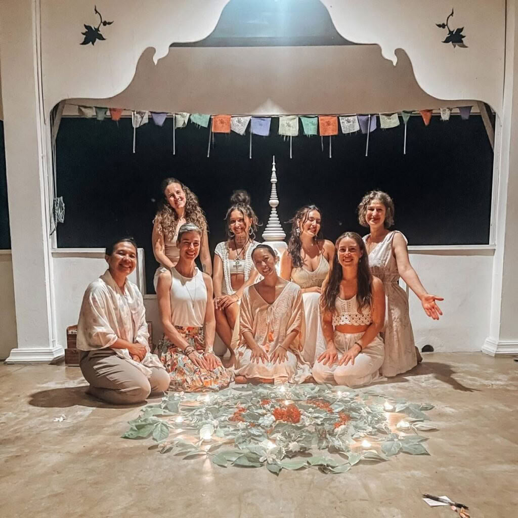 Jnana de Primavera - Yoga Somático Terapéutico y Autoindagación