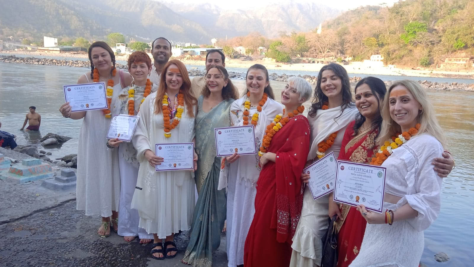 Formación de profesores de yoga RYT 200 horas de 24 días