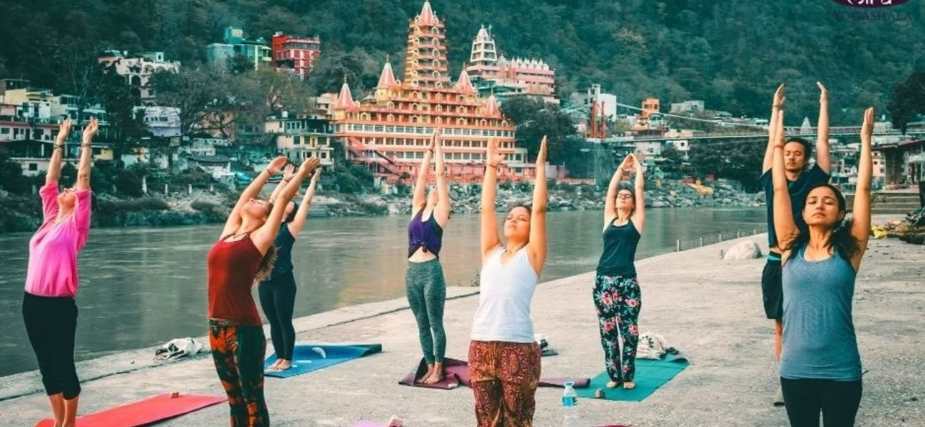 Formación de profesores de yoga RYT 200 horas de 24 días