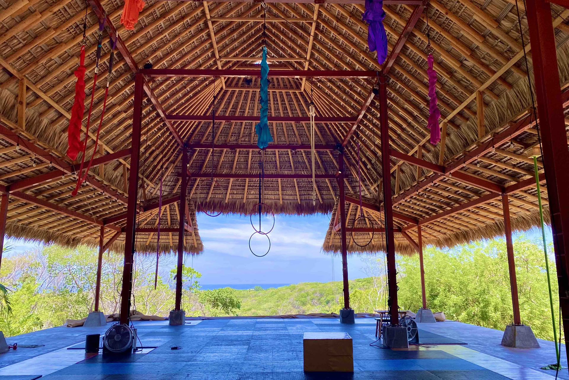 Retiro de yoga y fitness aéreo