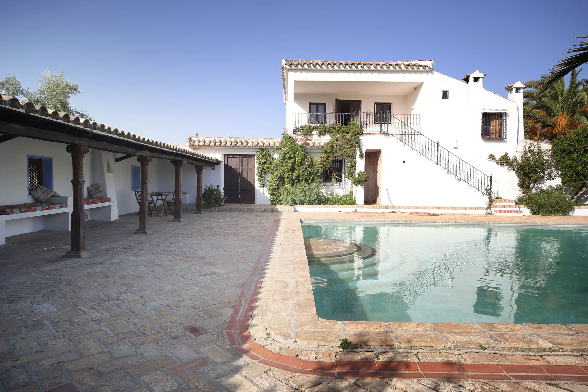 Retiro de yoga español con alma — Cortijo El Cachete