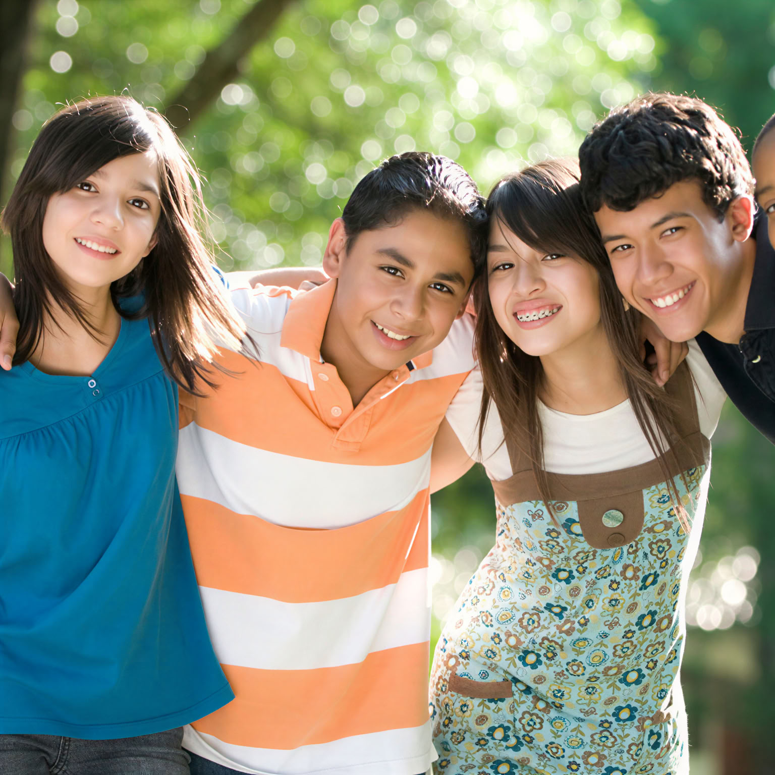 Adolescentes y preadolescentes resilientes - yoga y terapia de juego