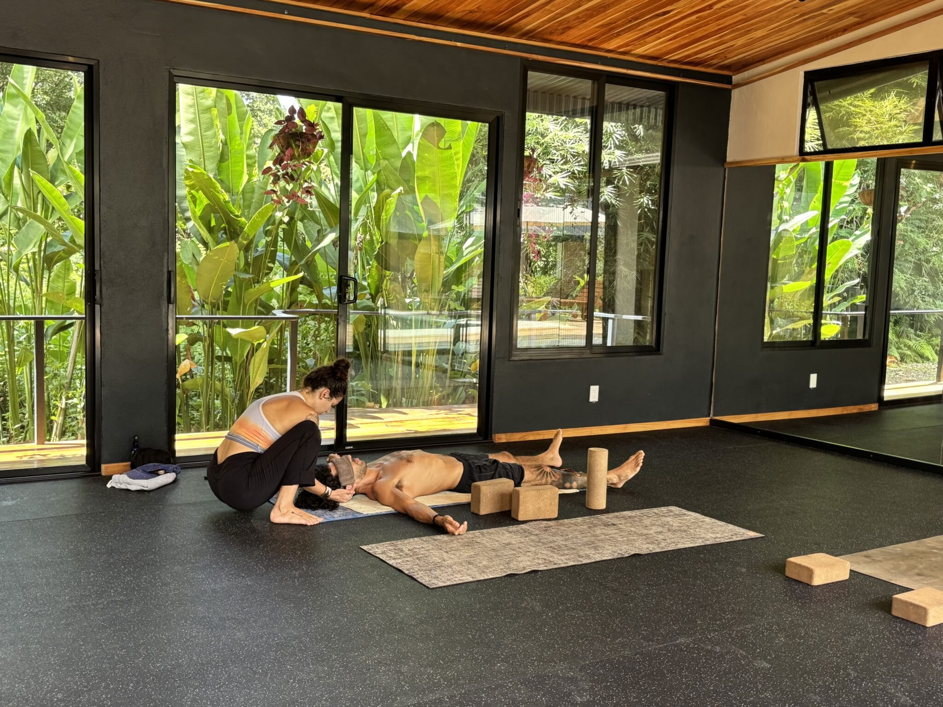 Reinicio de respiración holosomática y yoga en Costa Rica en octubre