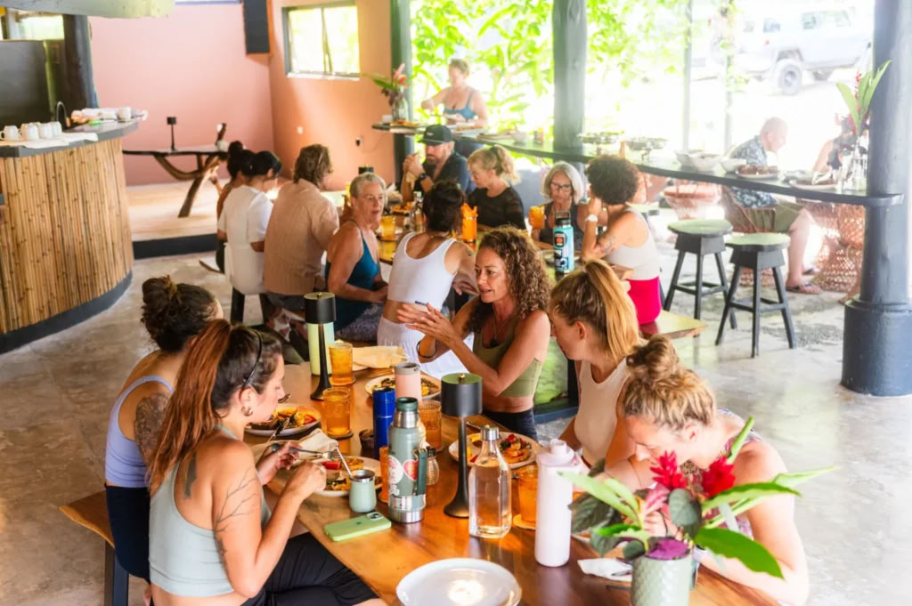 Reinicio de respiración holosomática y yoga en Costa Rica en octubre