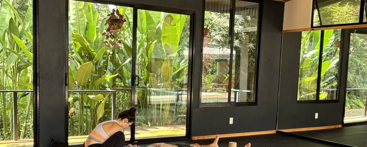 Reinicio de respiración holosomática y yoga en Costa Rica en octubre