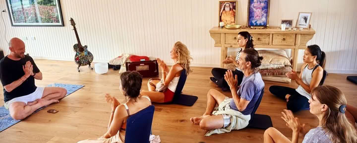 Viaje de Breathwork de 90 Min en OM House Bondi
