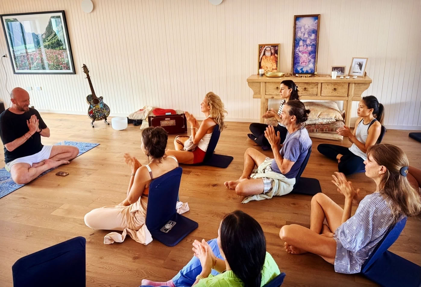 Respiración consciente en el Himalaya en Om House Bondi con respiración consciente