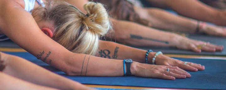 Alineándose con la naturaleza: un retiro de yoga del solsticio de invierno