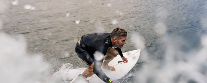 Paquete de surf todo incluido para surfistas intermedios y avanzados