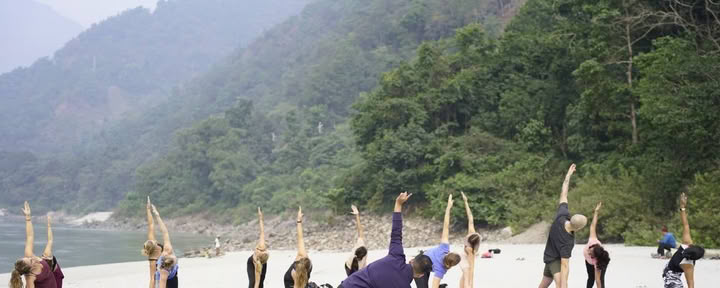 10 retiros de yoga en Rishikesh, India