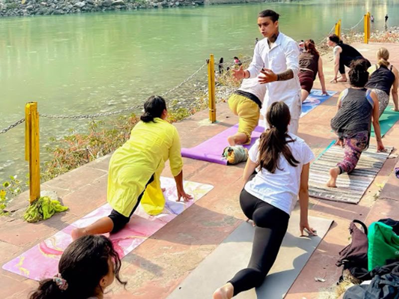 Formación de Profesores de Yoga de 200 Horas