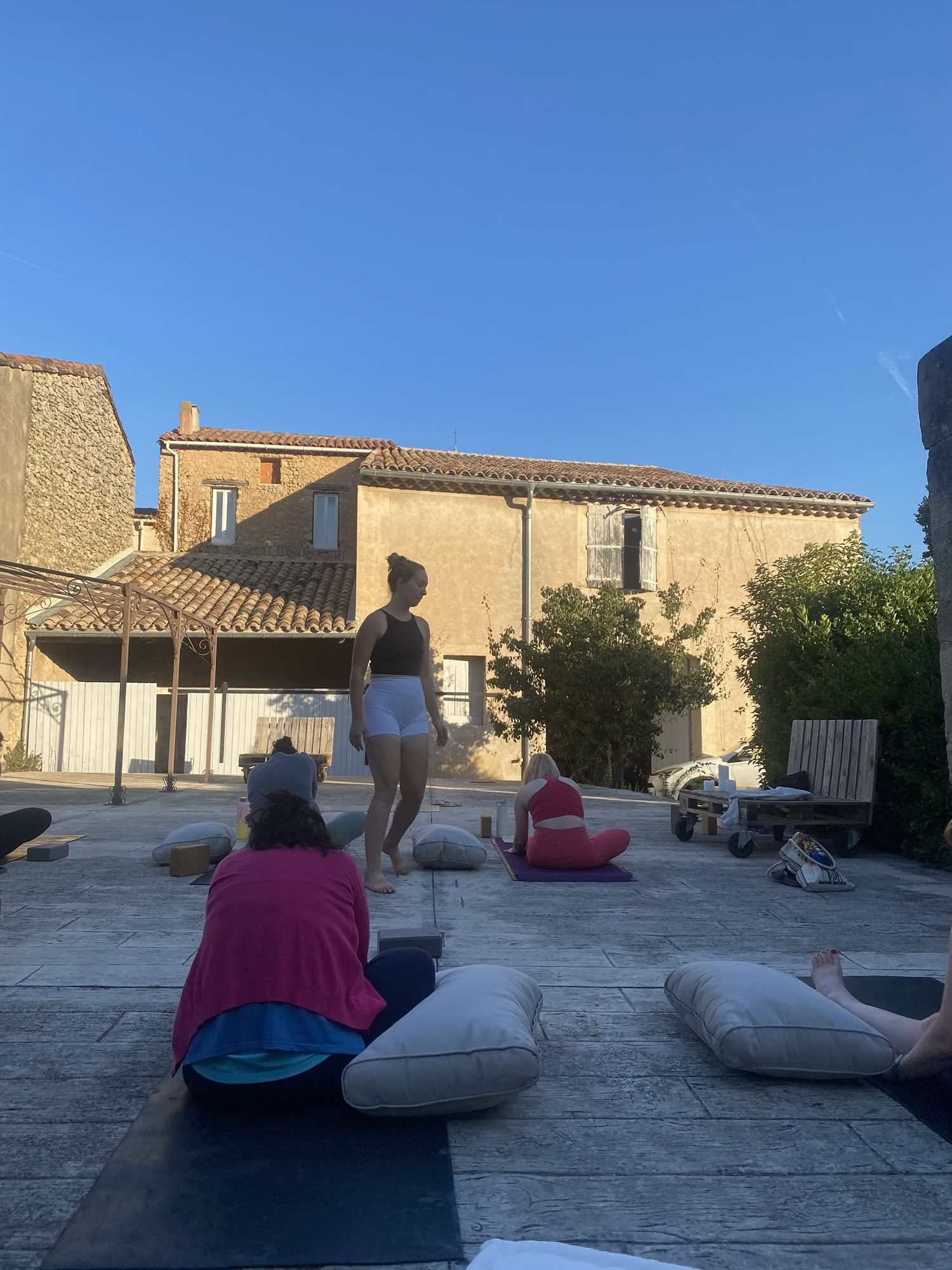 Reaviva tu resplandor interior: retiro de yoga y meditación en el sur de Francia