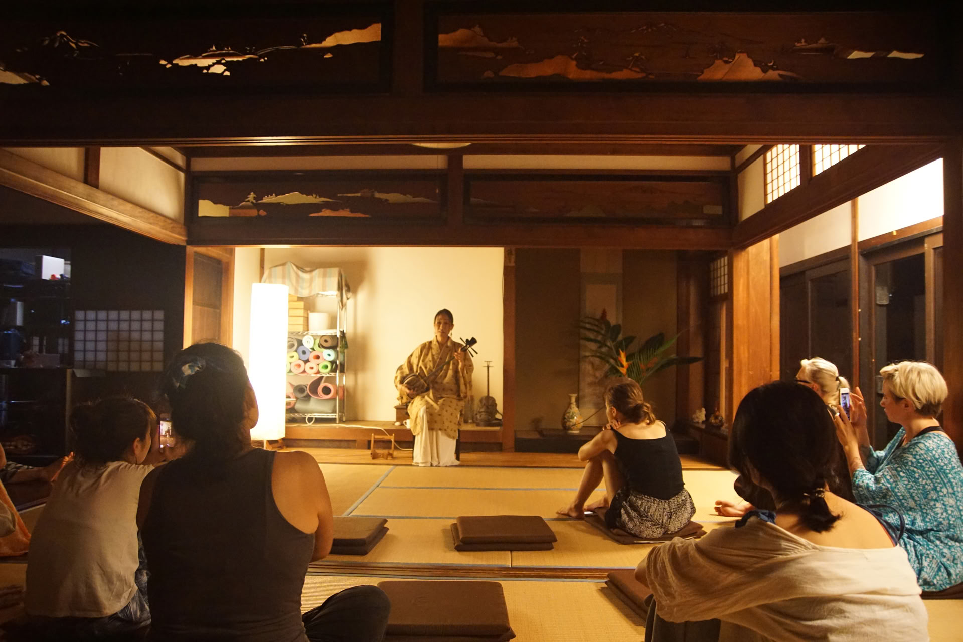 Retiro de meditación y yoga de atención plena en silencio