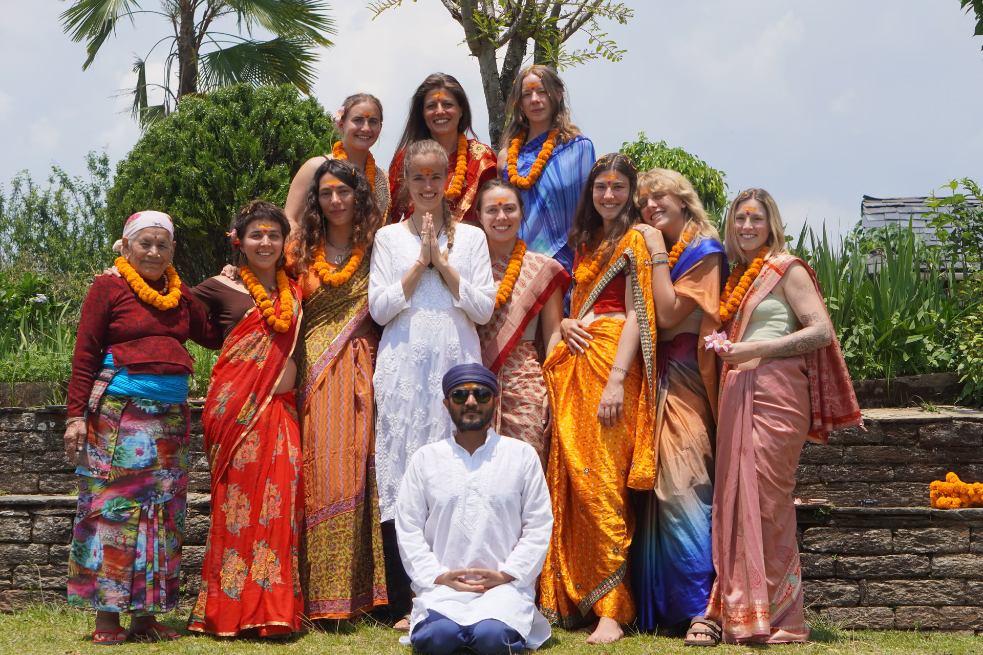 Formación de profesores de yoga de 200 horas con vistas al Himalaya en Astam, cerca de Pokhara
