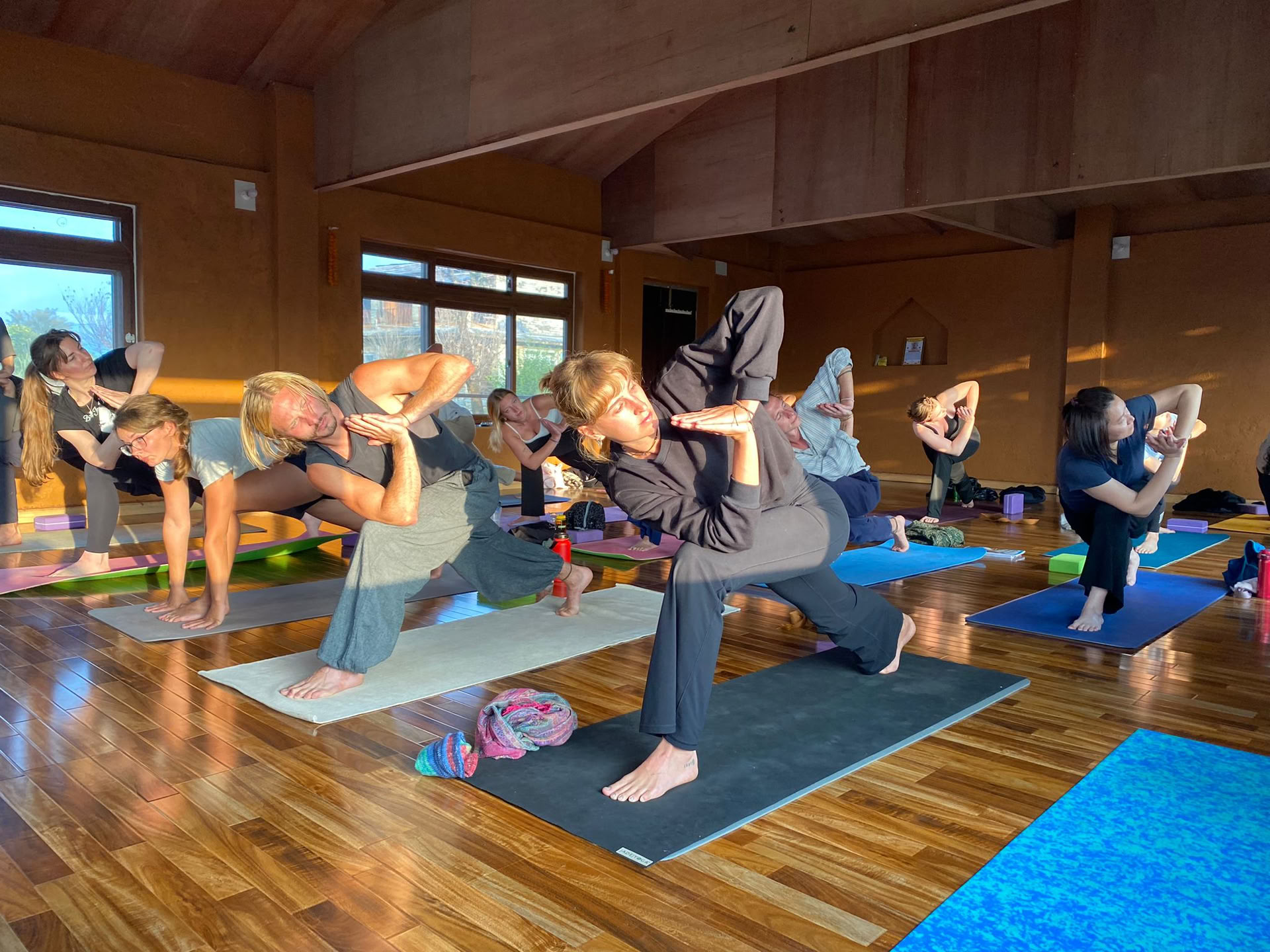 Curso de Formación de Profesores de Yoga con Vista al Himalaya (5 de octubre de 2026)