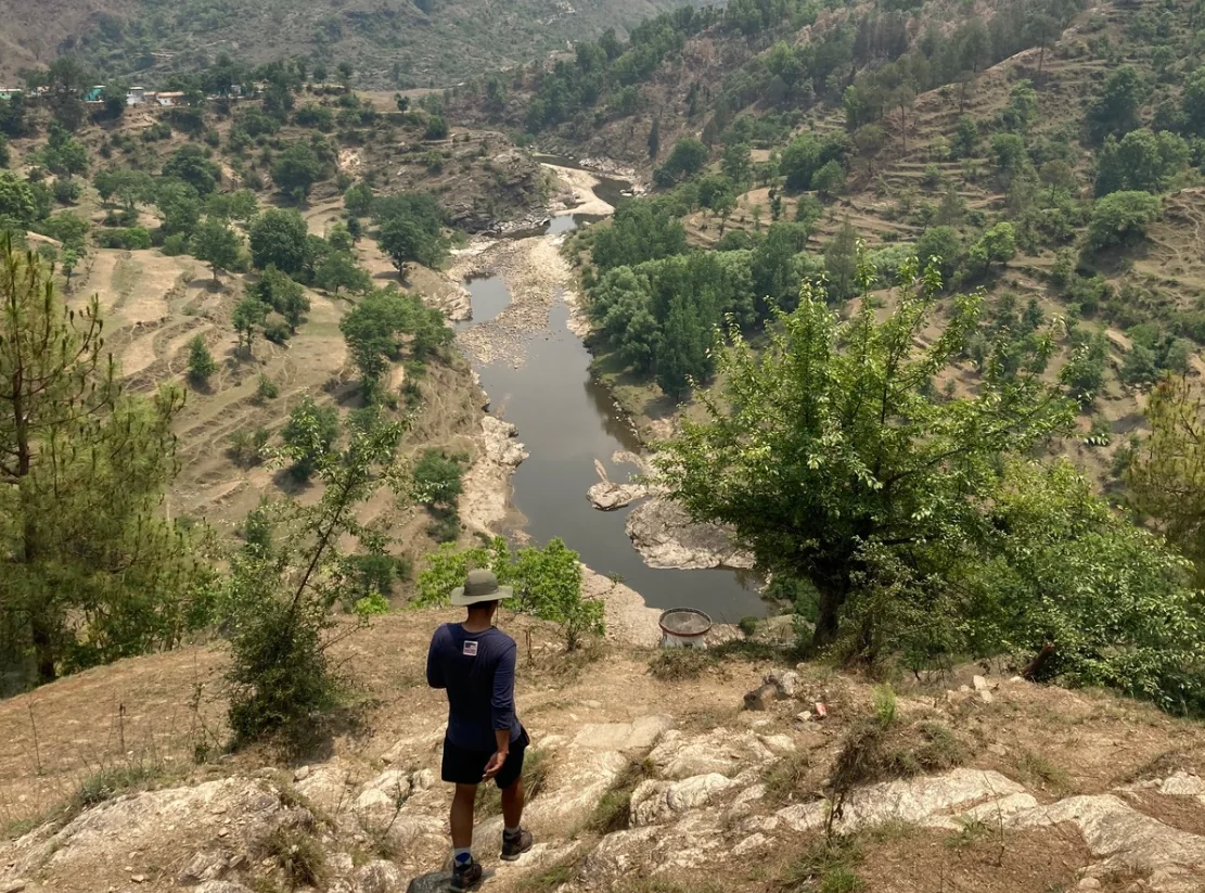 Retiro de 4 días de quietud junto al río en el Himalaya en Almora