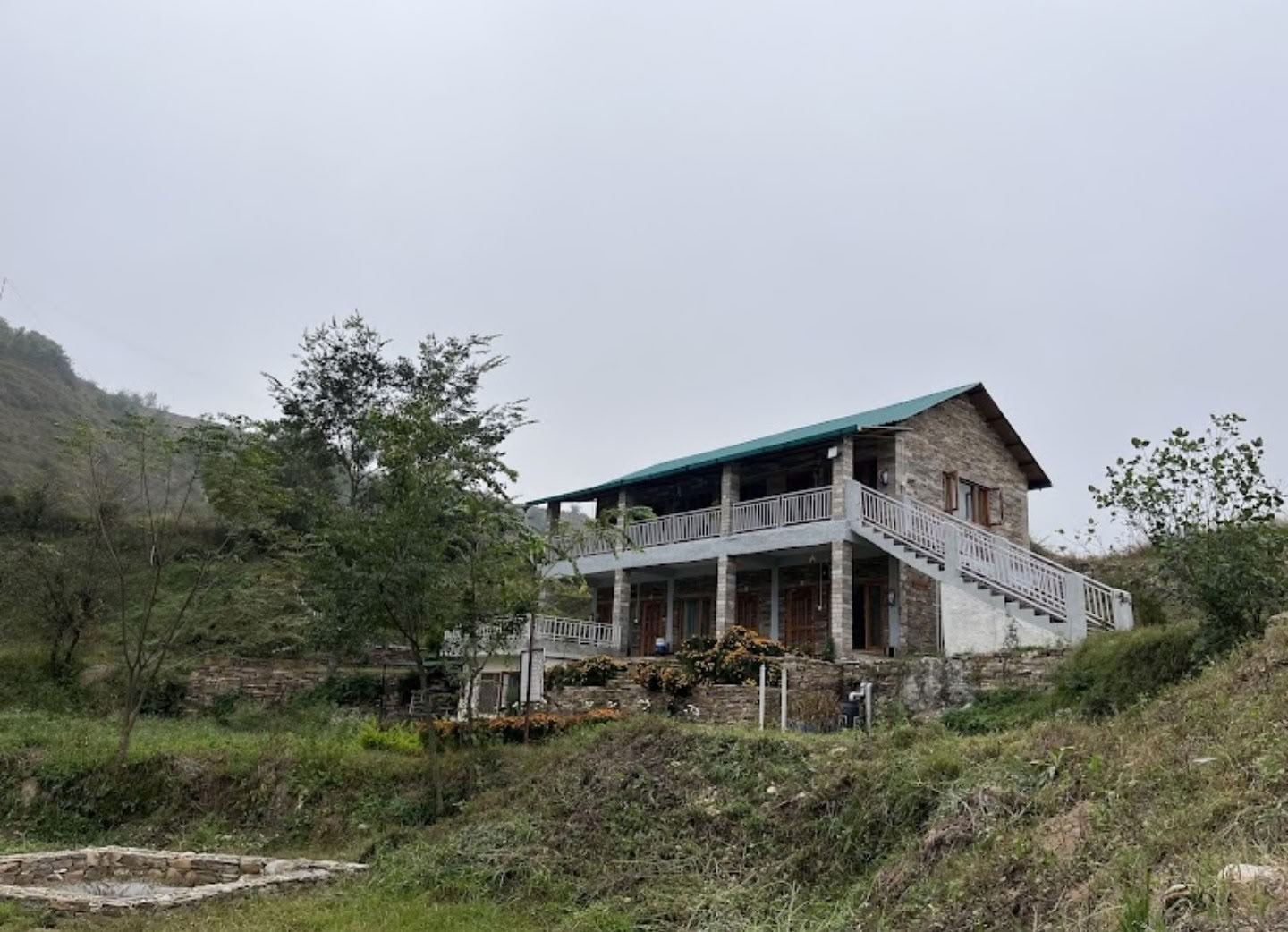 Retiro de 4 días de quietud junto al río en el Himalaya en Almora